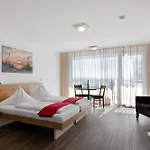 Gaestehaus D I C K R E I T E R Immenstaad am Bodensee
