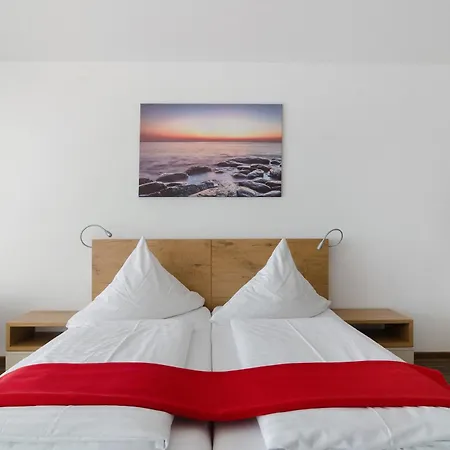 Gaestehaus D I C K R E I T E R * Immenstaad am Bodensee