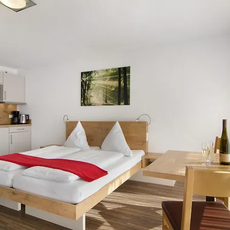 Gaestehaus D I C K R E I T E R * Immenstaad am Bodensee