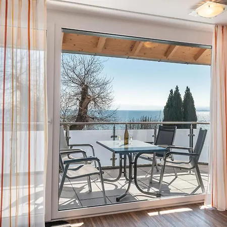 Gaestehaus D I C K R E I T E R * Immenstaad am Bodensee