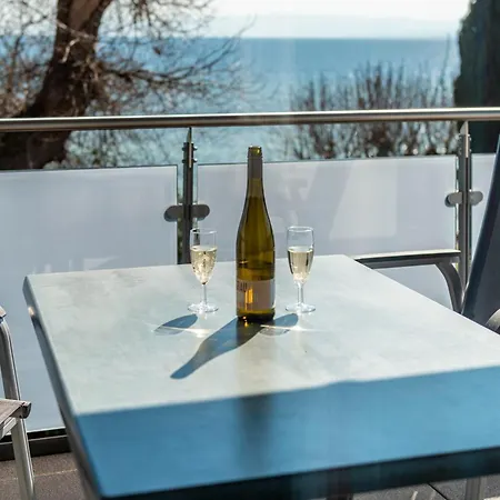 Gaestehaus D I C K R E I T E R * Immenstaad am Bodensee