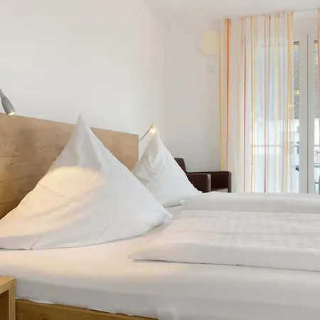 Gaestehaus D I C K R E I T E R Apartment Immenstaad am Bodensee