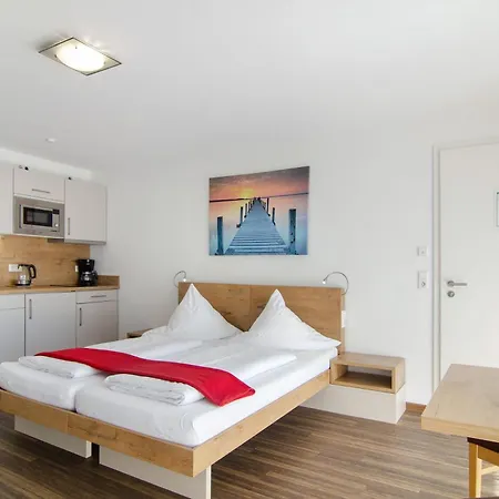 Gaestehaus D I C K R E I T E R Immenstaad am Bodensee