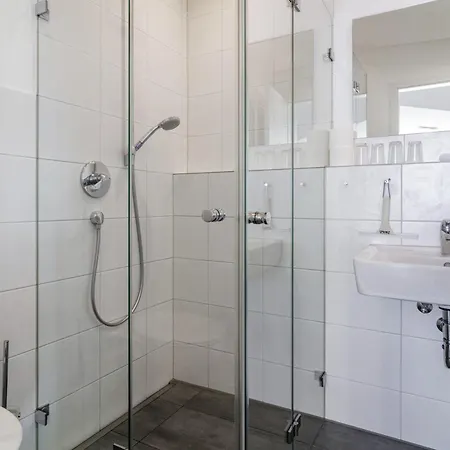 Gaestehaus D I C K R E I T E R Имменштад-ам-Бодензее