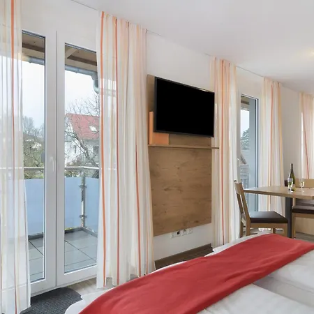 Gaestehaus D I C K R E I T E R Immenstaad am Bodensee