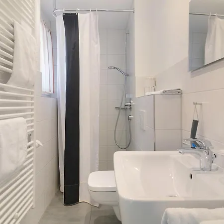 Gaestehaus D I C K R E I T E R Апартаменты Имменштад-ам-Бодензее
