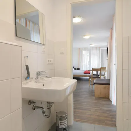 Gaestehaus D I C K R E I T E R Имменштад-ам-Бодензее