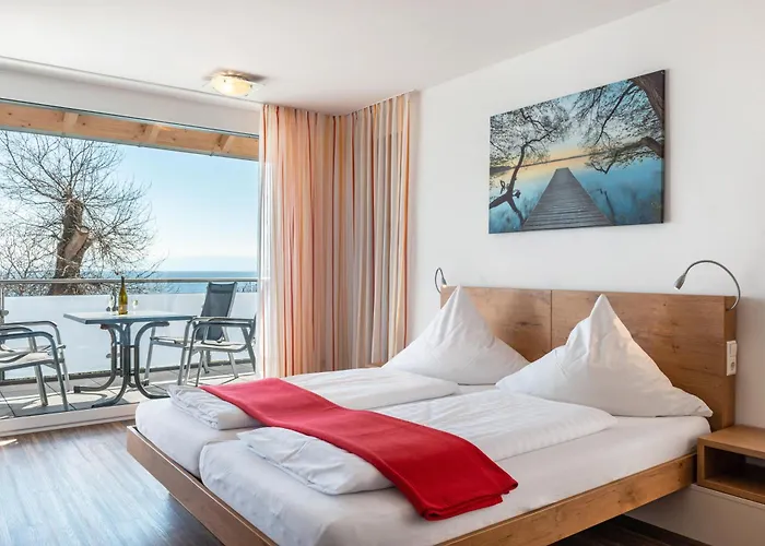 Gaestehaus D I C K R E I T E R * Immenstaad am Bodensee