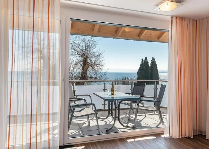 Gaestehaus D I C K R E I T E R * Immenstaad am Bodensee