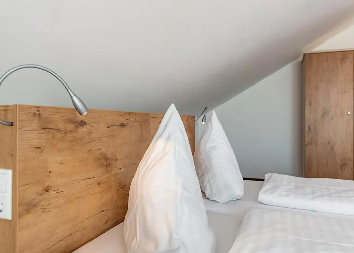 アパート Gaestehaus D I C K R E I T E R *