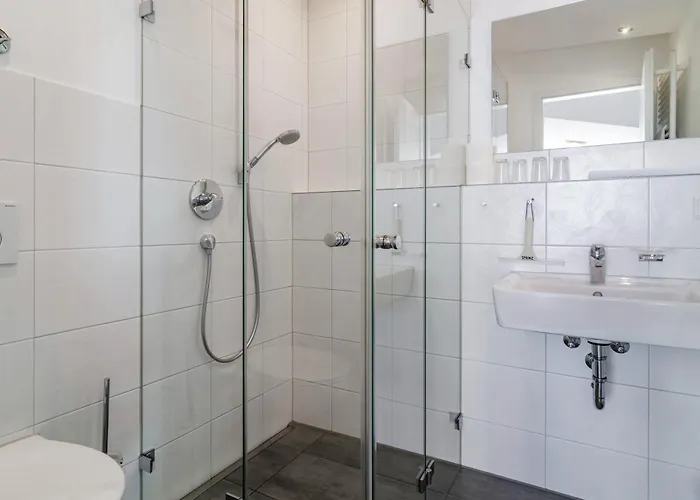 D I C K R E I T E R *